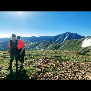 Meet your Posher, Hellene